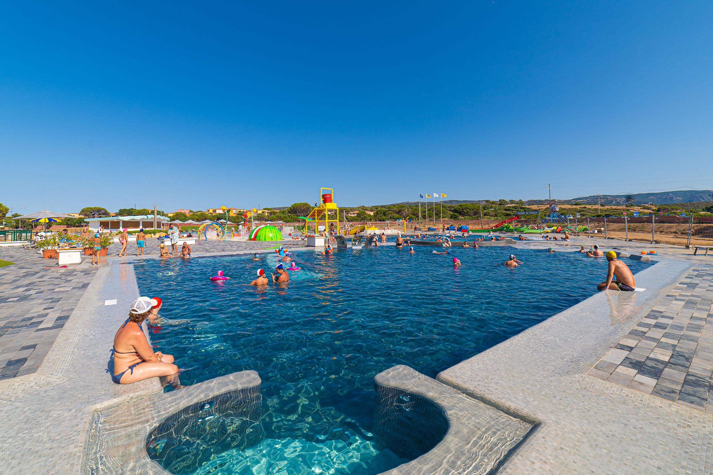 Camping Village Baia Blu La Tortuga อาเญ็นตู ภายนอก รูปภาพ