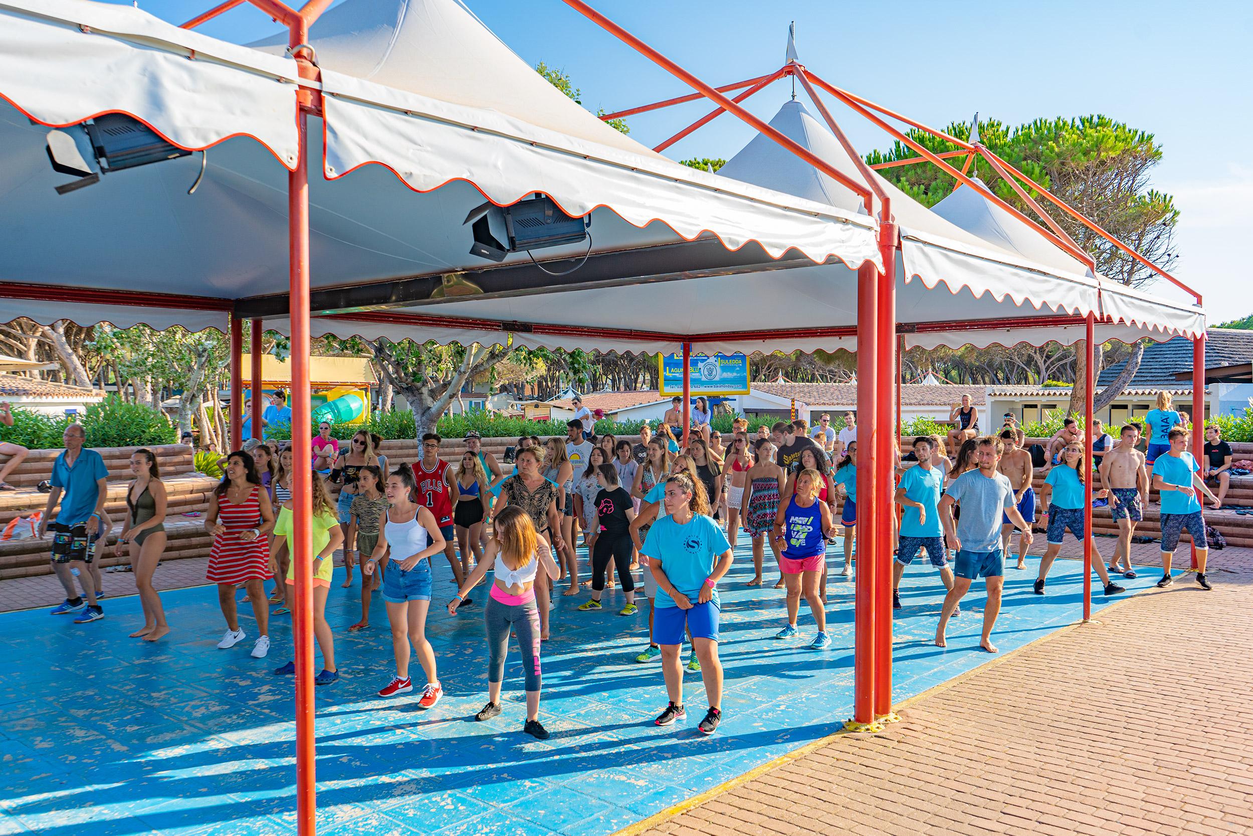 Camping Village Baia Blu La Tortuga อาเญ็นตู ภายนอก รูปภาพ