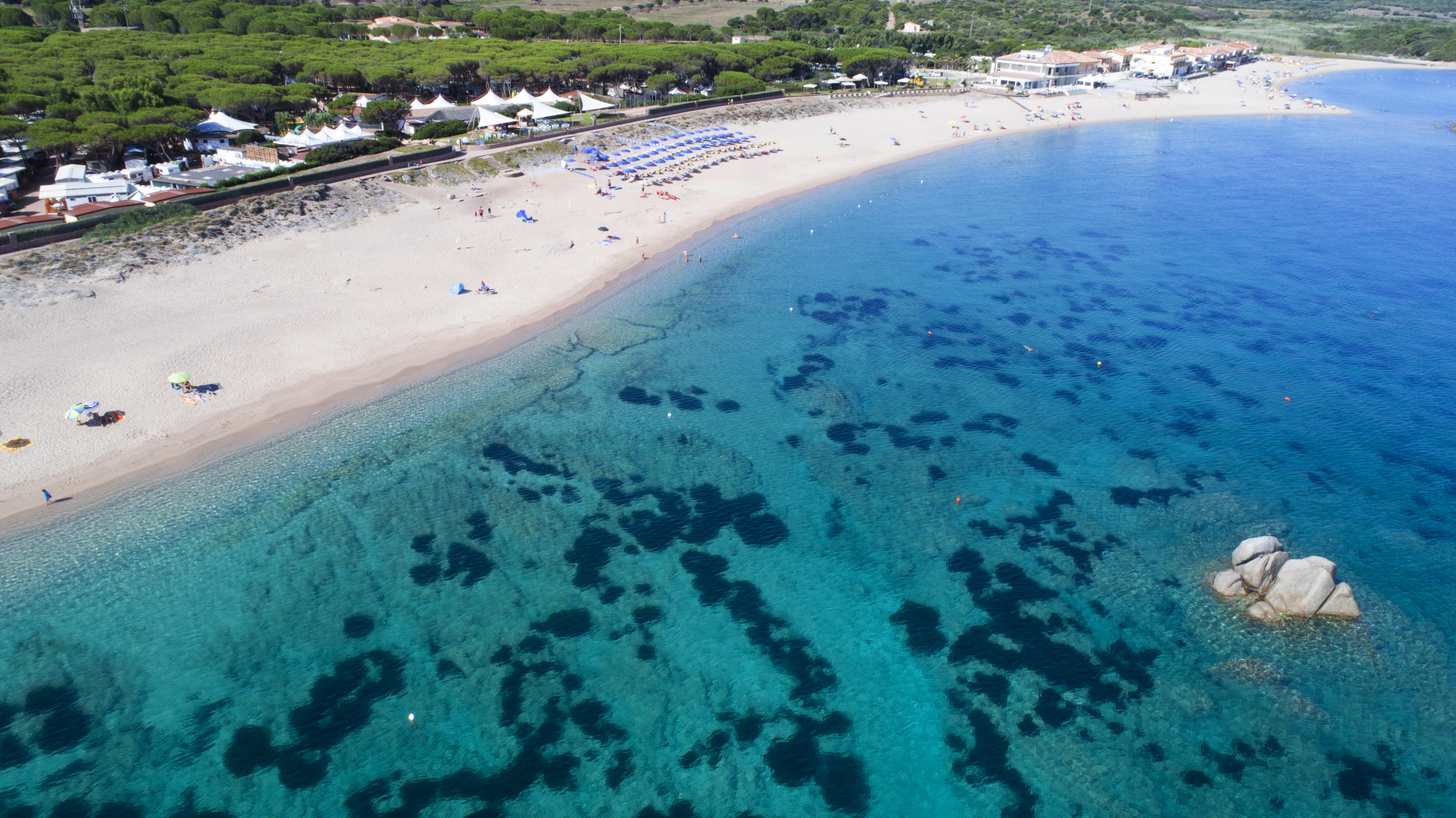 Camping Village Baia Blu La Tortuga อาเญ็นตู ภายนอก รูปภาพ