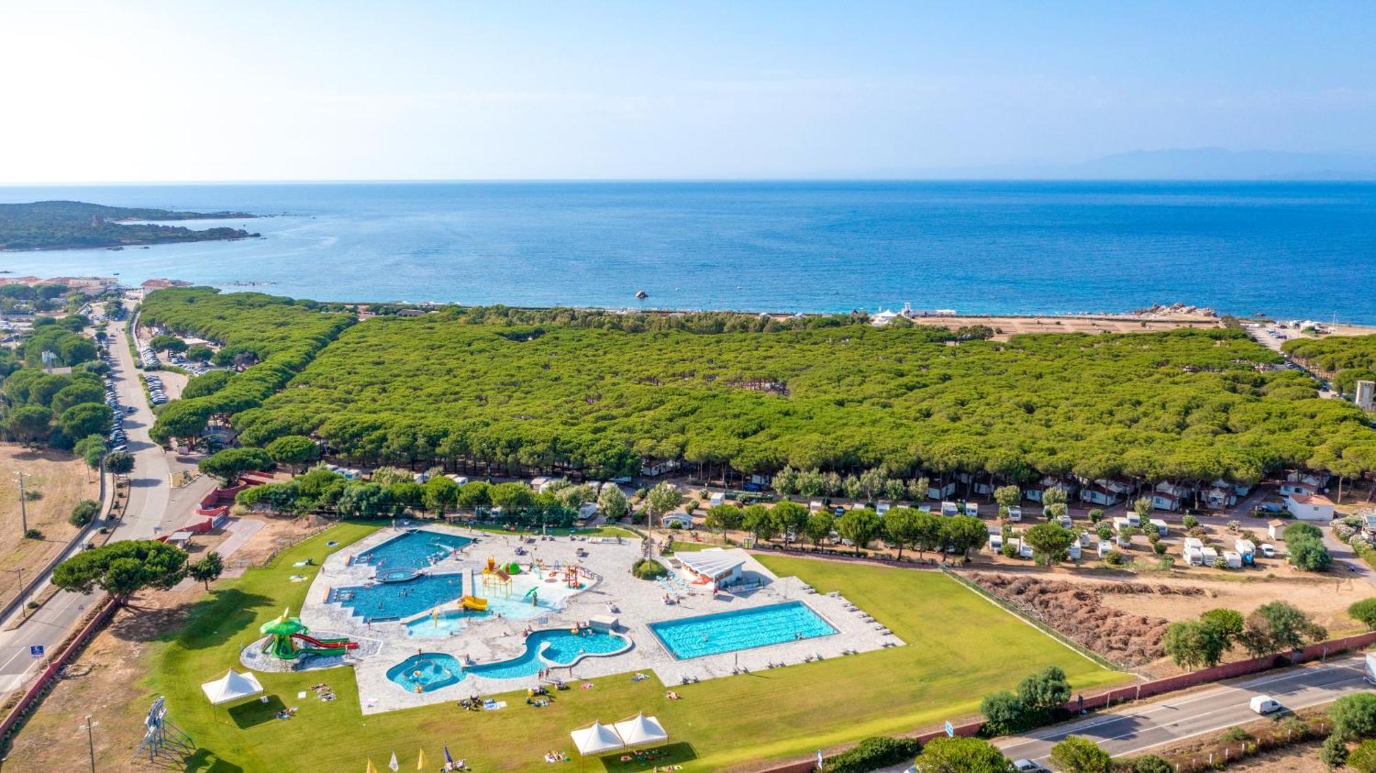 Camping Village Baia Blu La Tortuga อาเญ็นตู ภายนอก รูปภาพ
