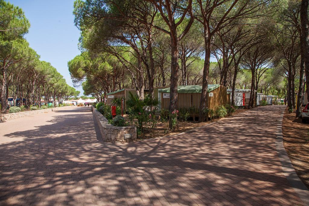 Camping Village Baia Blu La Tortuga อาเญ็นตู ภายนอก รูปภาพ