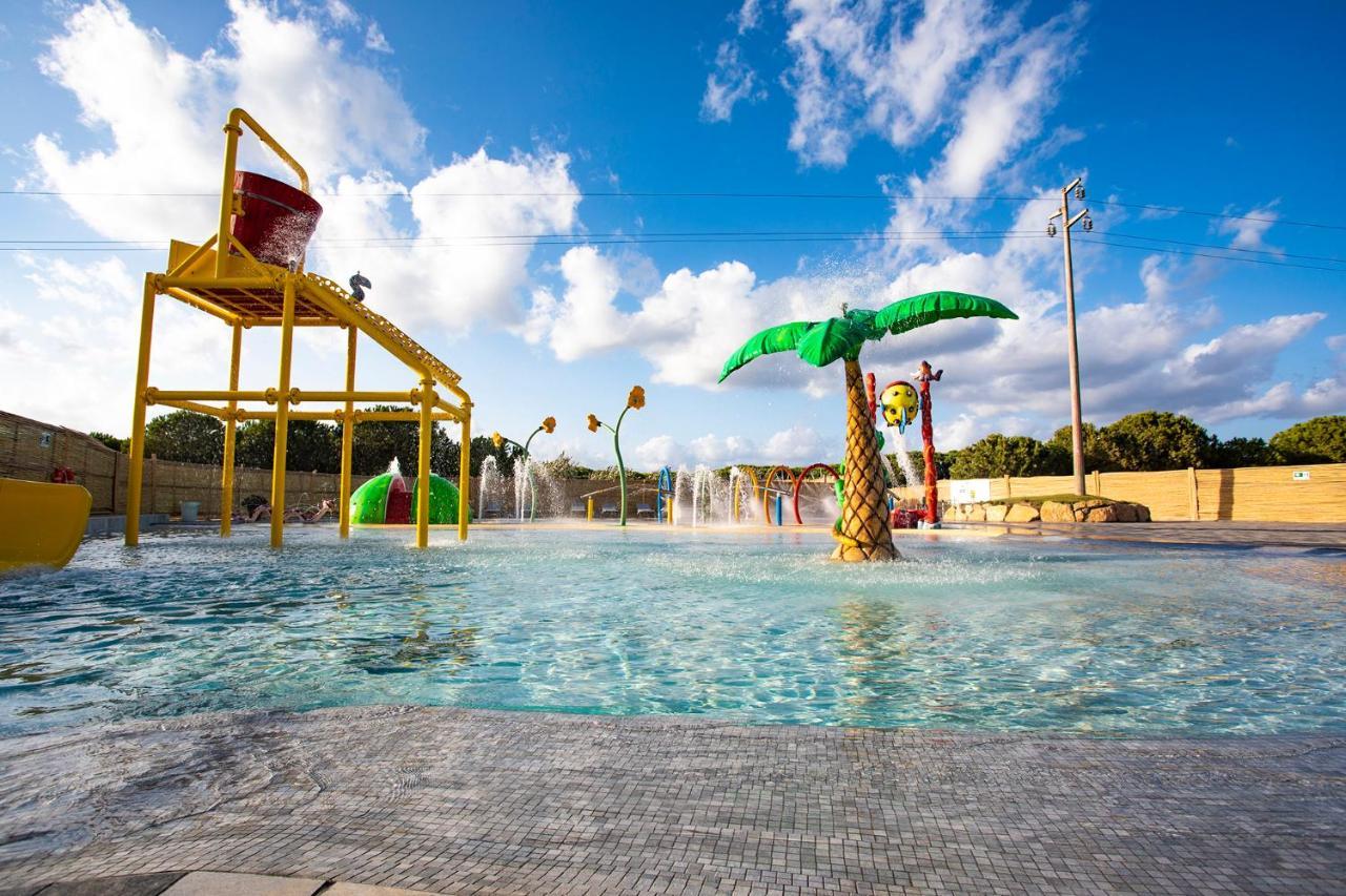 Camping Village Baia Blu La Tortuga อาเญ็นตู ภายนอก รูปภาพ