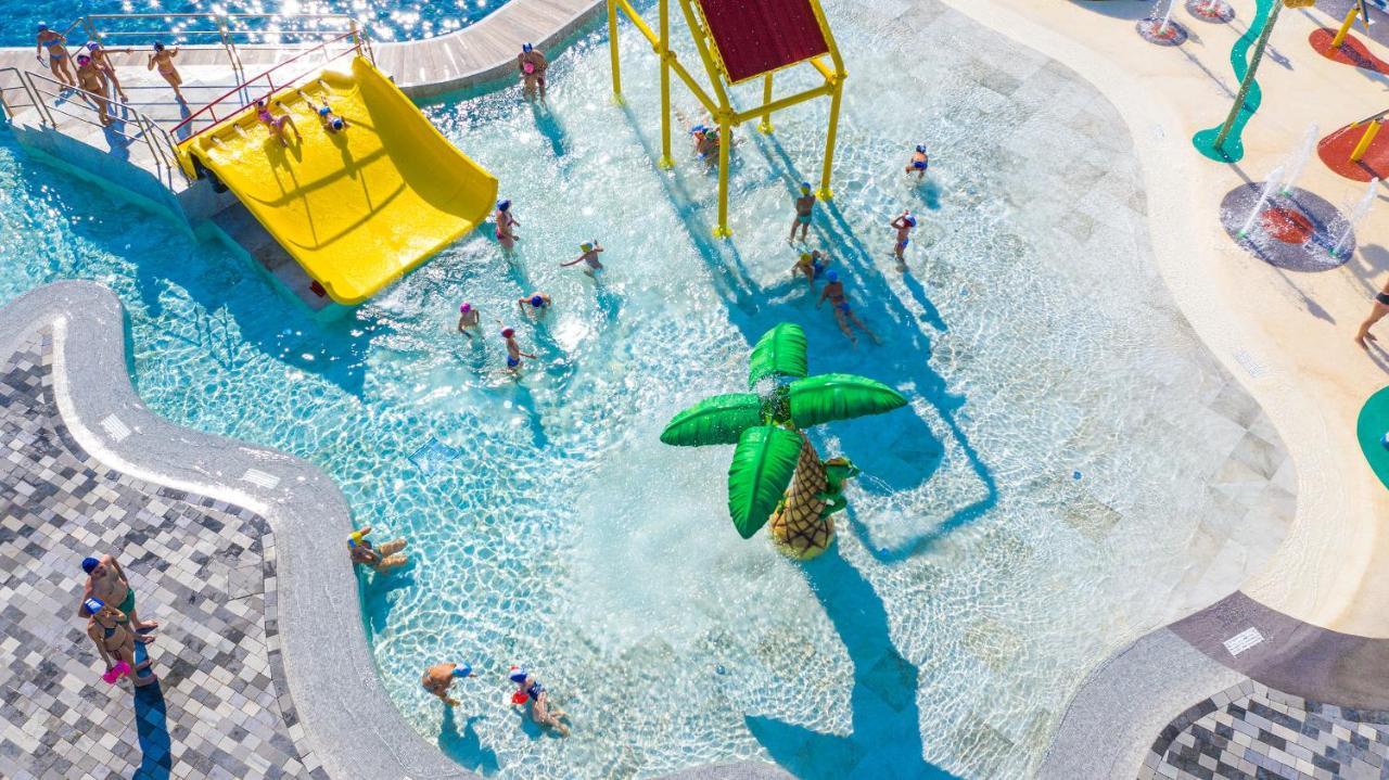 Camping Village Baia Blu La Tortuga อาเญ็นตู ภายนอก รูปภาพ