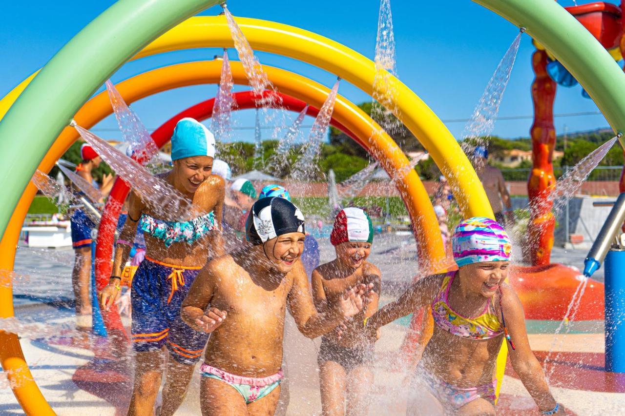 Camping Village Baia Blu La Tortuga อาเญ็นตู ภายนอก รูปภาพ