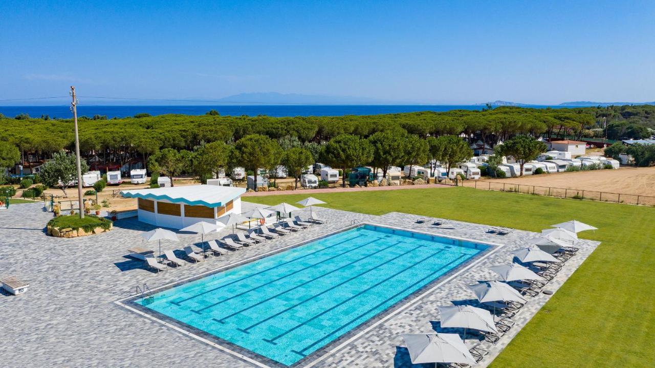 Camping Village Baia Blu La Tortuga อาเญ็นตู ภายนอก รูปภาพ